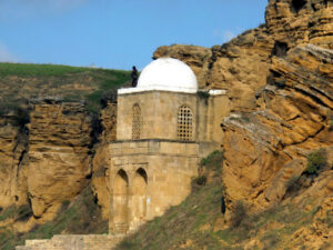 קבר דירי באבא (Diri-Baba), אזרבייג